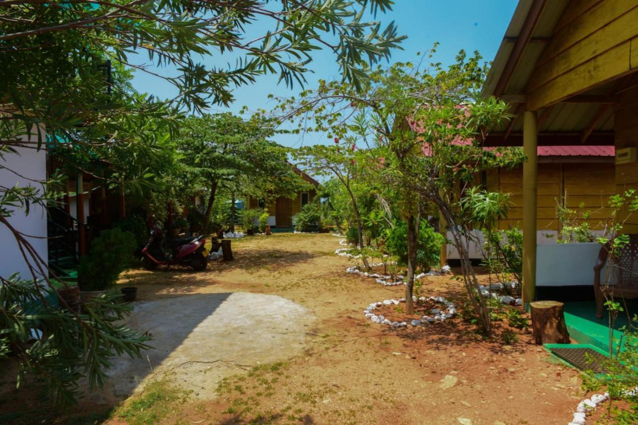 Sunntop Cabana Trincomalee Esterno foto