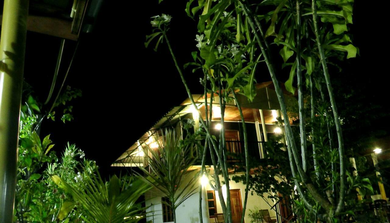 Sunntop Cabana Trincomalee Esterno foto
